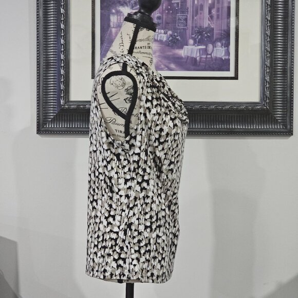 Calvin Klein - Picture 3 of 6